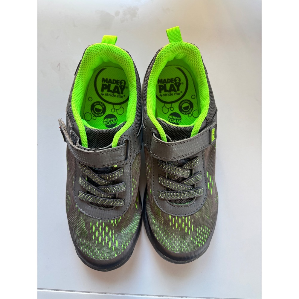 Stride Rite Made2Play Light Up Sneakers Gray Neon Green Boys Size 2M